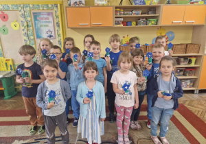 Zdjęcie grupowe dzieci z grupy „Słoneczka"