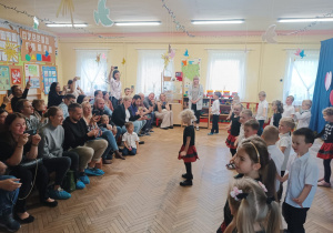 Dzieci śpiewają
