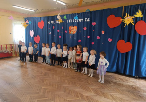 Dzieci śpiewają