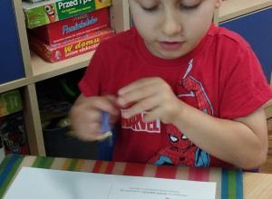 Projekt edukacyjny "Czuciaki" w grupie Krasnoludki. Śmieszka.